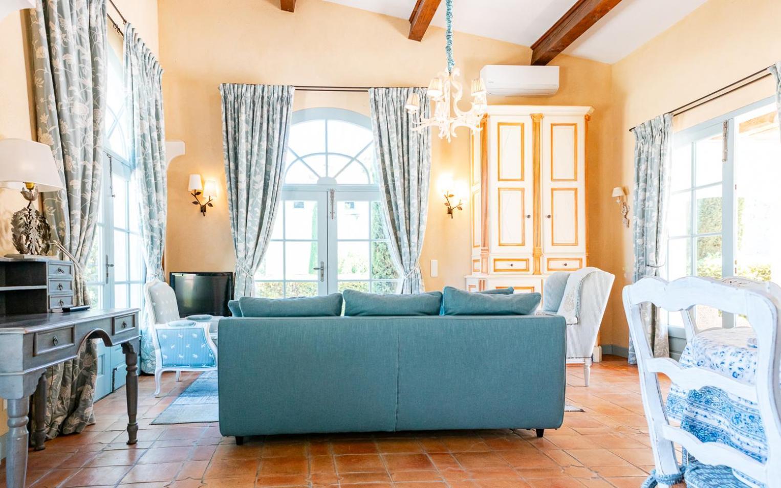 Chateau Talaud Loriol-du-Comtat Szoba fotó